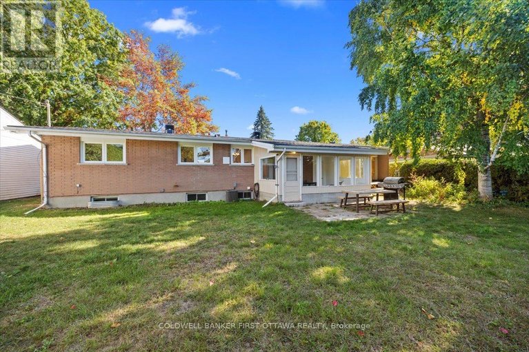 29487497/13-edgebrook-road/lynwood-village/ottawa/ontario/K2H6C2_29