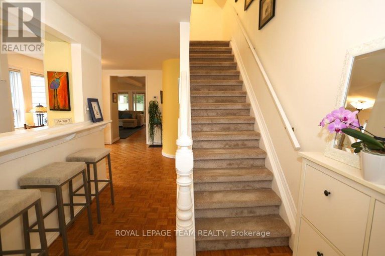 28247814/16-gwynne-avenue/civic-hospital/ottawa/ontario/K1Y1W9_4