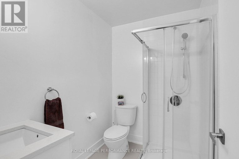 29456392/413-88-richmond-road/westborohampton-park/ottawa/ontario/K1Z0B1_12