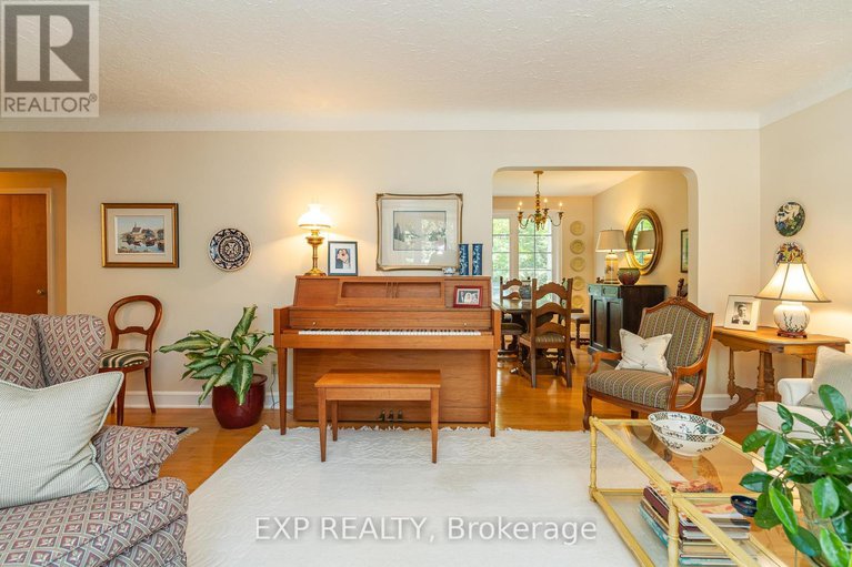 29139161/504-thessaly-circle/alta-vistafaircrest-heights/ottawa/ontario/K1H5W5_8