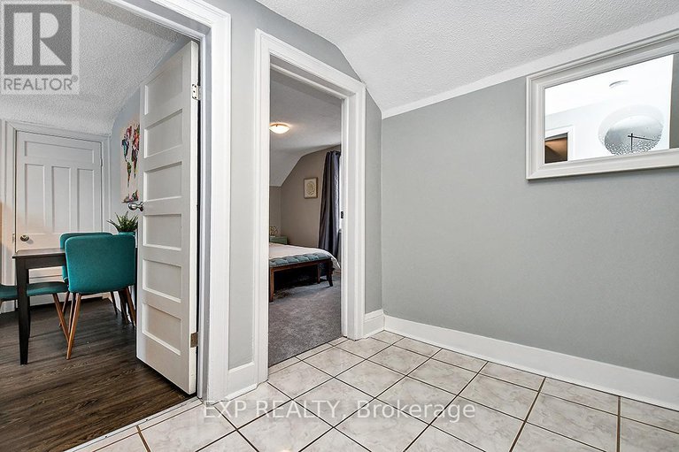 28899221/566-kirkwood-avenue/westborohampton-park/ottawa/ontario/K1Z5X4_14