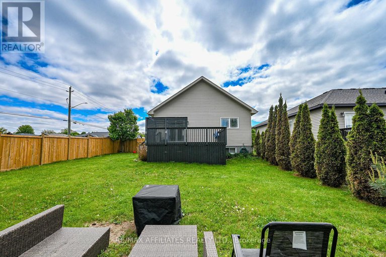 28567614/30-lee-avenue/smiths-falls/smiths-falls/ontario/K7A0A2_33