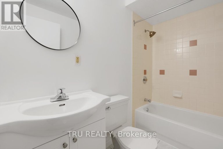 28561491/60-98-mcclintock-way-way/katimavik/ottawa/ontario/K2L2A4_28