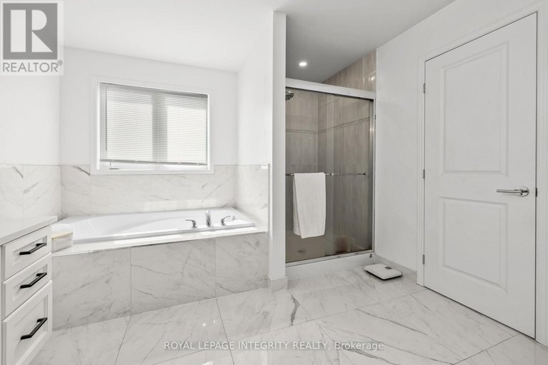 29578407/208-rover-street/emerald-meadowstrailwest/ottawa/ontario/K2V0G2_24