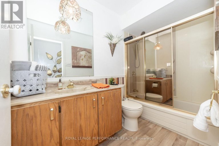 28549709/2091-tawney-road/hawthorne-meadows/ottawa/ontario/K1G1B9_24