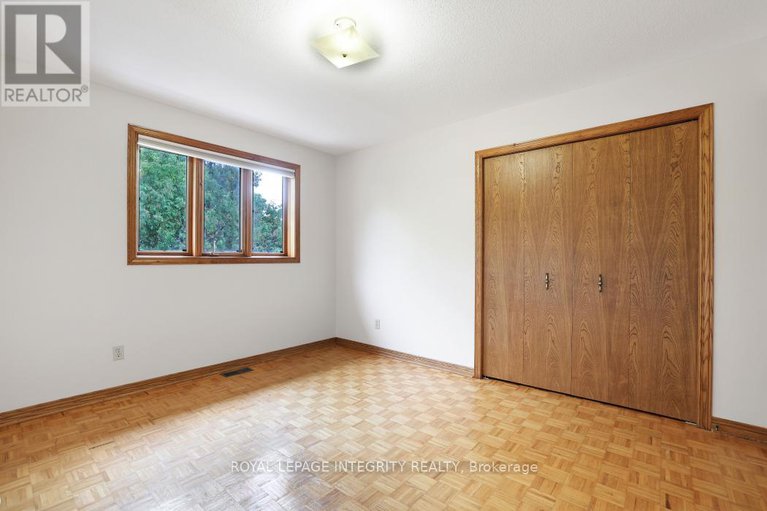28932150/2291-courtice-avenue-e/alta-vista/ottawa/ontario/K1H7G7_23