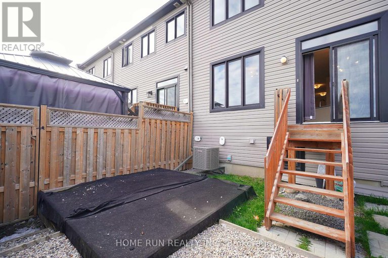 28873096/224-don-brown-private/emerald-meadowstrailwest/ottawa/ontario/K2M0M6_34
