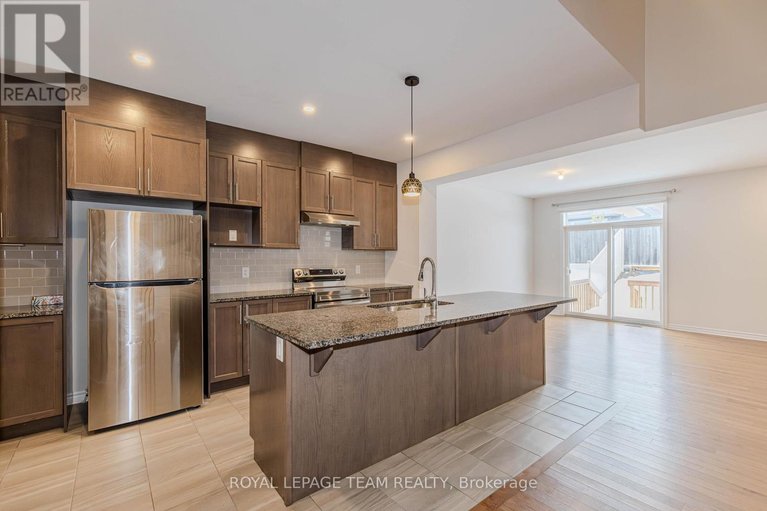 29446143/608-enclave-lane/town-of-rockland/clarence-rockland/ontario/K4K0M8_23