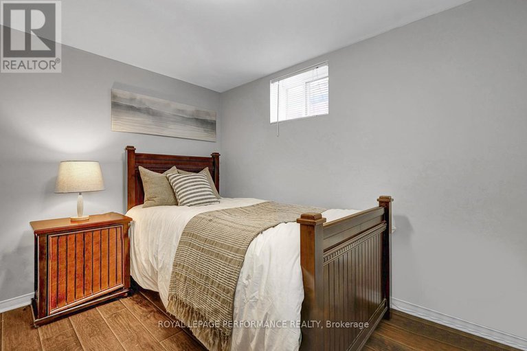 29432301/532-alesther-street/overbrookcastle-heights/ottawa/ontario/K1K1J3_34