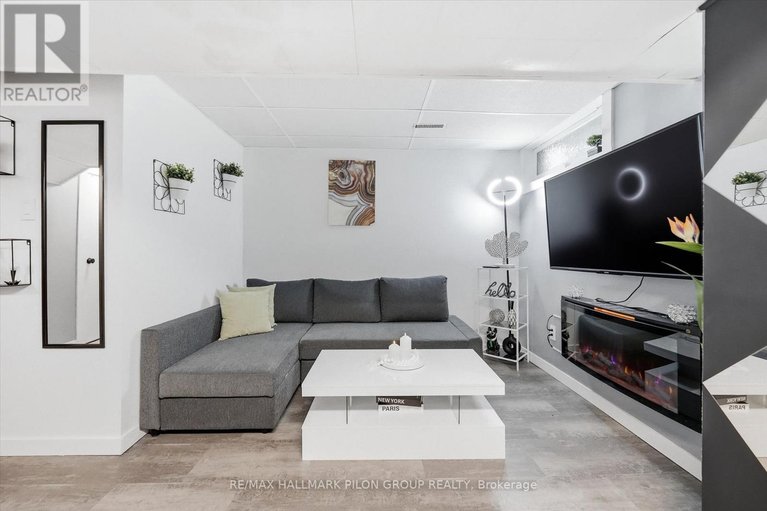 29538361/1456-prestone-drive/bilberry-creekqueenswood-heights/ottawa/ontario/K1E1M4_17