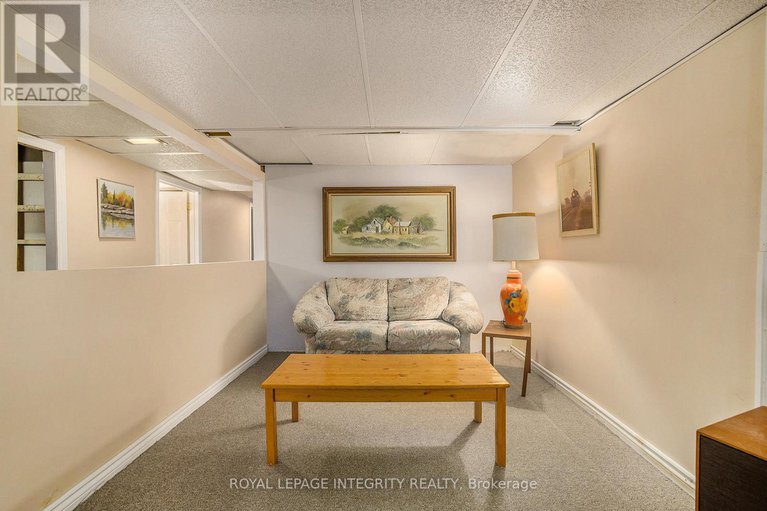 29122142/9-shouldice-crescent/glencairnhazeldean/ottawa/ontario/K2L1M8_19