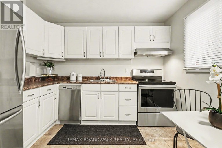 29619477/197-teal-crescent/chatelaine-village/ottawa/ontario/K1E2C3_4