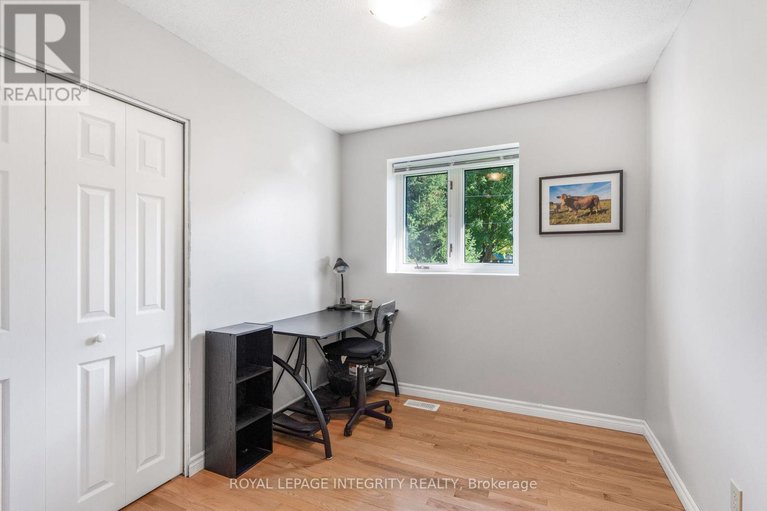 28899547/13-elm-avenue/village-of-russell/russell/ontario/K4R1B3_13