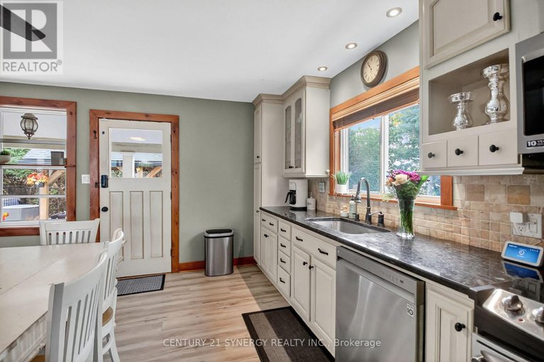 28930347/103-queen-charlotte-street/richmond/ottawa/ontario/K0A2Z0_21