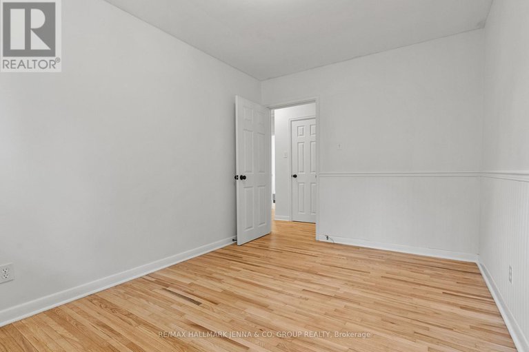 29070320/1246-cobden-road/queensway-terrace-southridgeview/ottawa/ontario/K2C2Z9_19