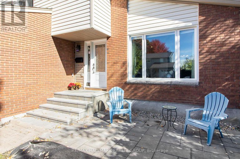 28994507/1118-chateau-crescent/orleans-wood/ottawa/ontario/K1C2E1_3