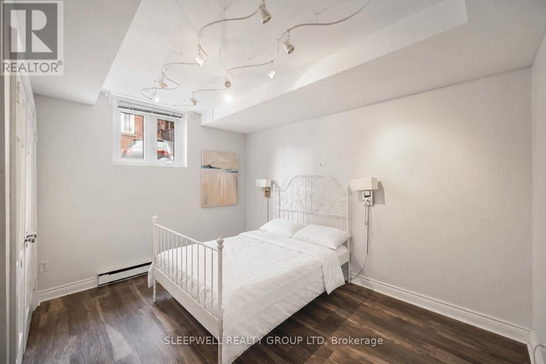 29674699/1a-180-augusta-street/sandy-hill/ottawa/ontario/K1N8C1_17