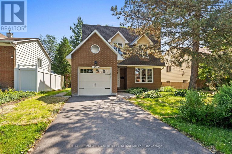 28517736/1205-st-moritz-court/convent-glen-north/ottawa/ontario/K1C2B2_2