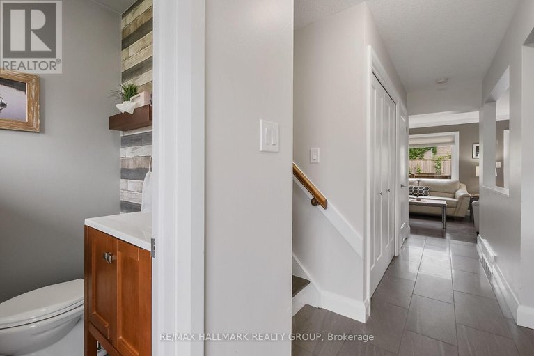 28538565/296-pintail-terrace/chatelaine-village/ottawa/ontario/K1E2A1_24
