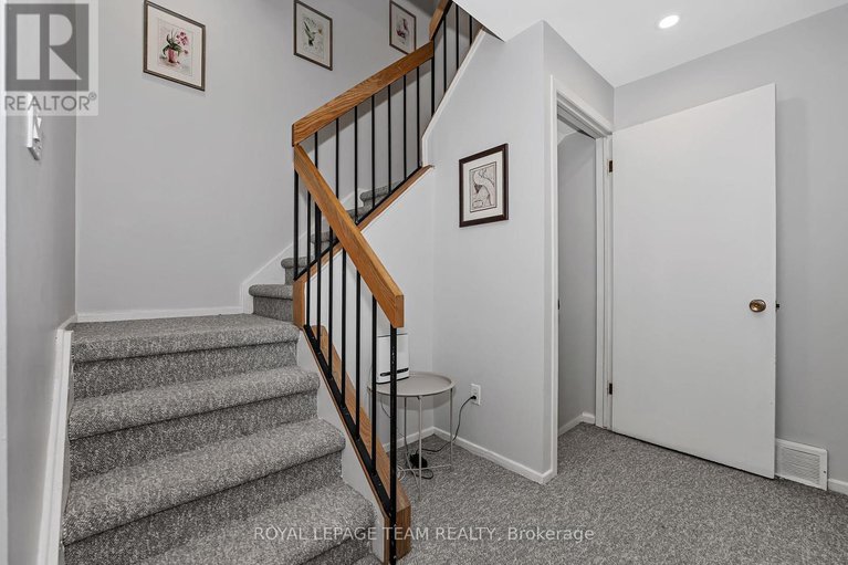 28918766/1095-ambleside-drive/woodroffe/ottawa/ontario/K2B8E2_25