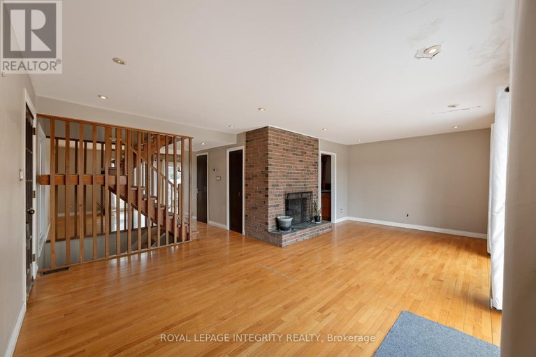 29319592/2061-prince-of-wales-drive/rideau-heightsrideau-river/ottawa/ontario/K2E7A4_5