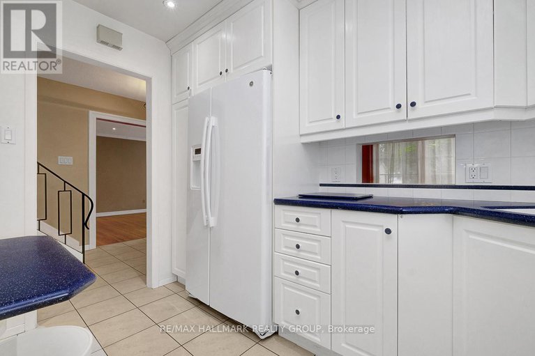 28499292/2149-hubbard-crescent/beacon-hill-north/ottawa/ontario/K1J6L3_14