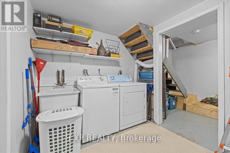 29220422/3166-stockton-drive/blossom-parkkemp-parkfindlay-creek/ottawa/ontario/K1T1S1_26