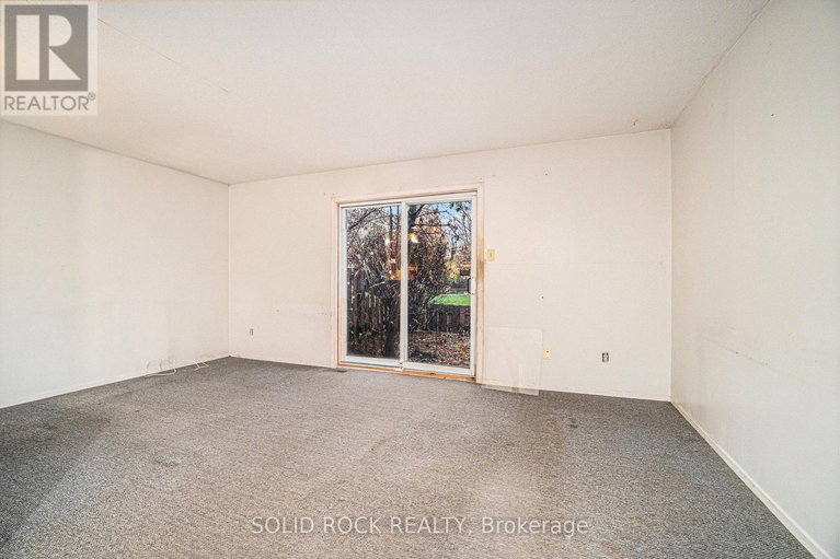 29065539/90-15-baneberry-crescent/glencairnhazeldean/ottawa/ontario/K2L2Y3_9