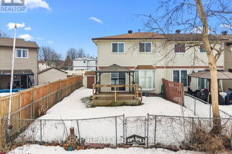 29485103/915-lawnsberry-drive/chatelaine-village/ottawa/ontario/K1E1Y2_31