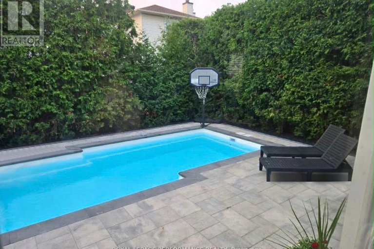 29390511/1606-westport-crescent/chateauneuf/ottawa/ontario/K1C6C8_35