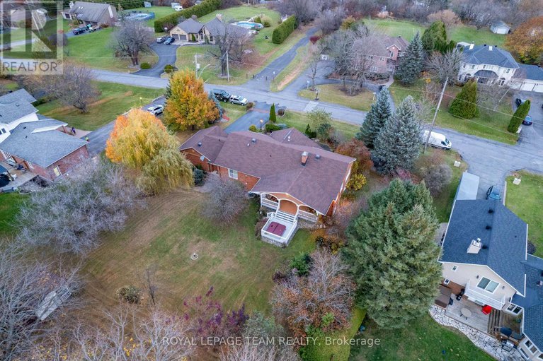 28209291/1100-moffatt-drive/cumberland-ridge/ottawa/ontario/K4C1B7_34