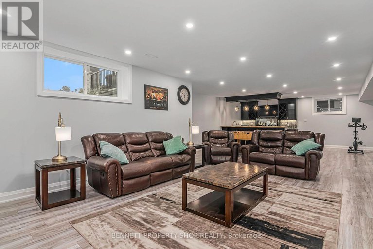 28848172/10-westwood-drive/meadowlandscrestview/ottawa/ontario/K2G2W7_20
