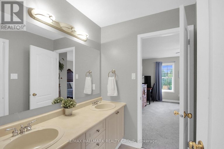 28792098/13-beechgrove-gardens/stittsville-south/ottawa/ontario/K2S1W5_36
