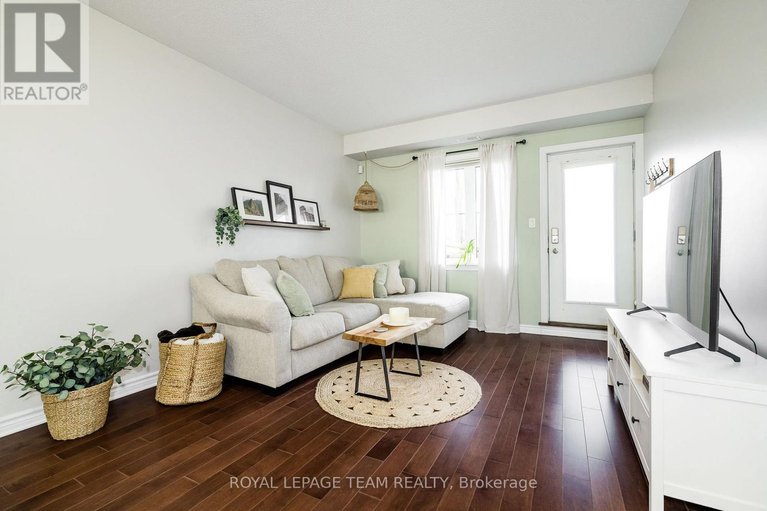 29564017/a-19-tadley-private/longfields/ottawa/ontario/K2J2T3_10