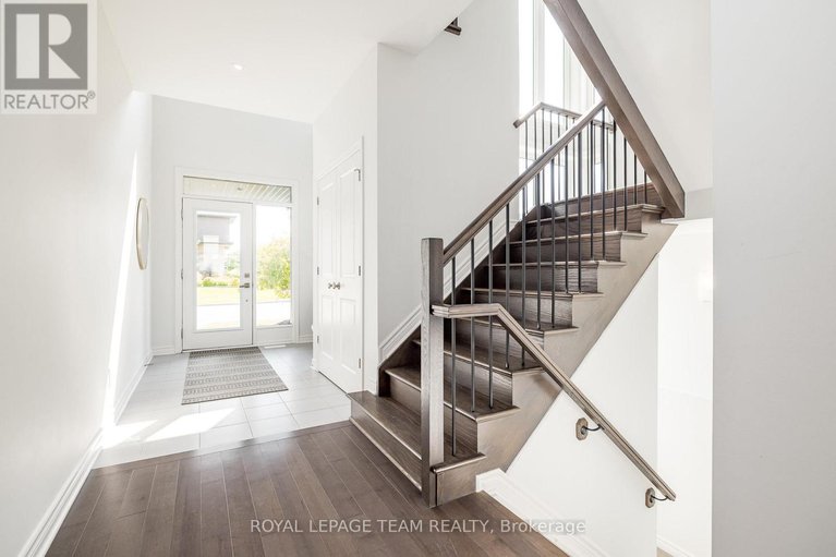 28830744/636-mistwell-lane/riverside-southgloucester-glen/ottawa/ontario/K4M1B2_28