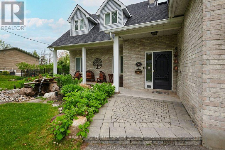 28347895/6099-james-bell-drive/manotick-south-to-roger-stevens/ottawa/ontario/K4M1B3_3