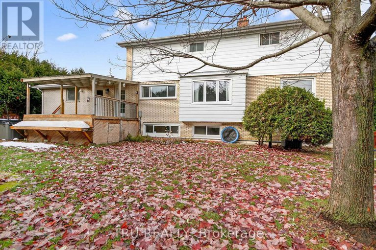 29269815/12-apache-crescent/city-viewskylinefisher-heightsparkwood-hills/ottawa/ontario/K2E6H7_44