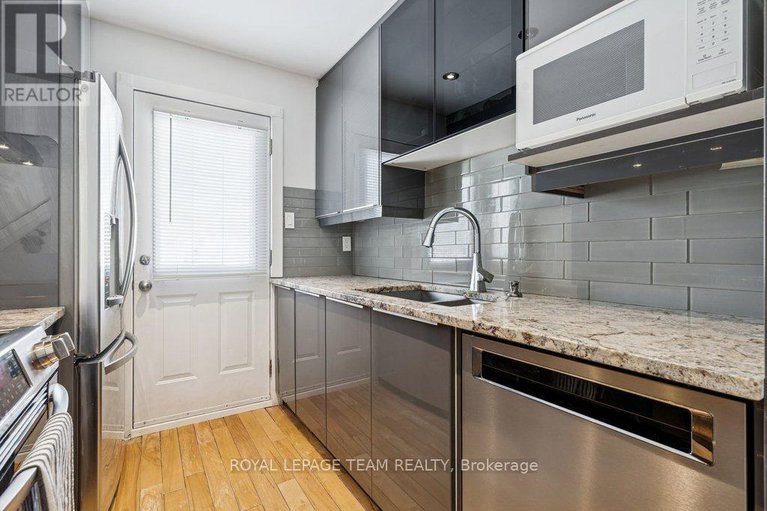 29406078/109-15b-forester-crescent/westcliffe-estates/ottawa/ontario/K2H8Y1_12