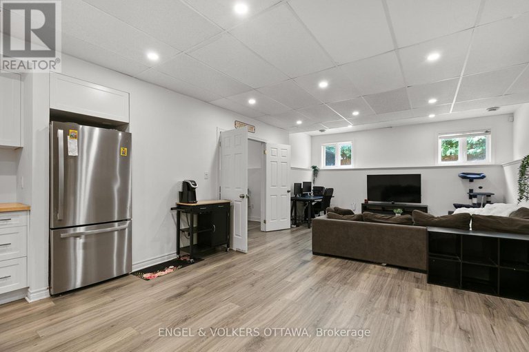 28533068/271-berrigan-drive/longfields/ottawa/ontario/K2J5C3_19