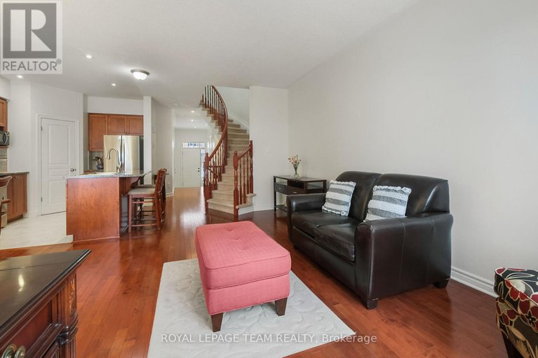 29255822/211-butterfly-walk/mer-bleuebradley-estatesanderson-park/ottawa/ontario/K1W0G6_9