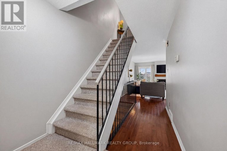 29595408/80-pickwick-drive/cedargrovefraserdale/ottawa/ontario/K2J3E2_4