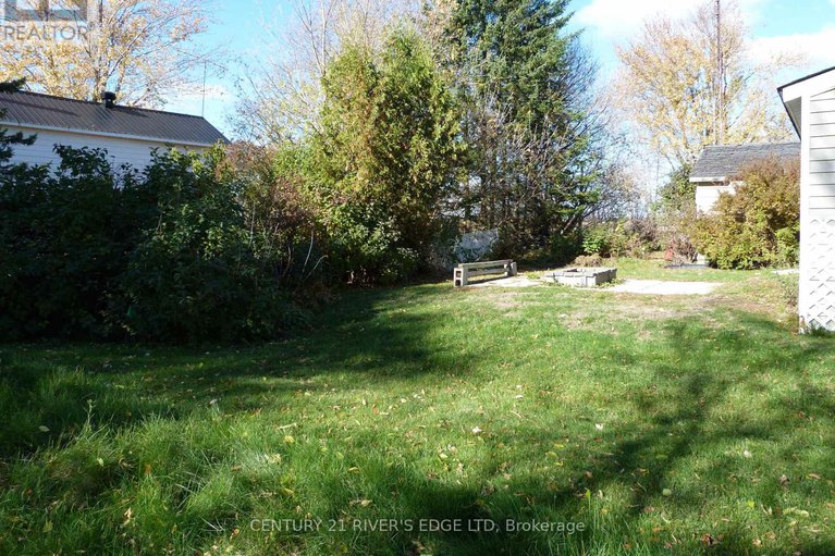 29040852/468-gladstone-street-n/winchester/north-dundas/ontario/K0C2K0_7