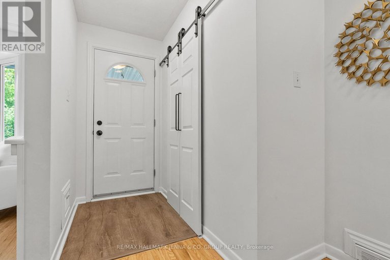 28797764/1246-cobden-road/queensway-terrace-southridgeview/ottawa/ontario/K2C2Z9_3
