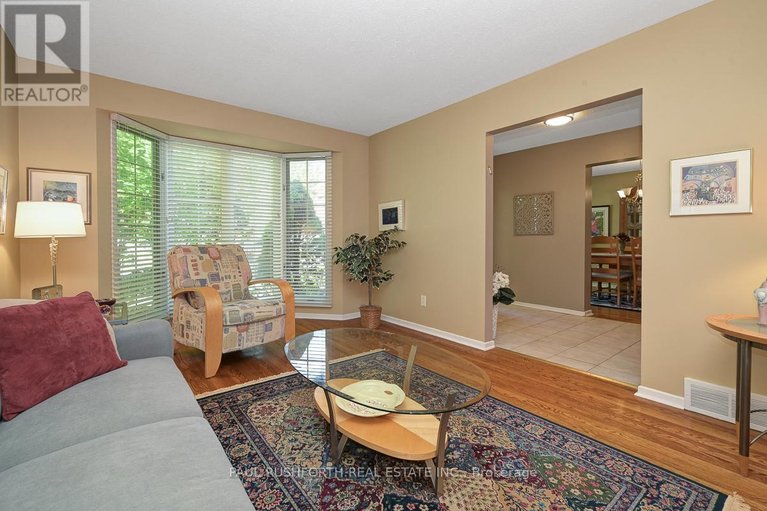 29687415/10-cosburn-avenue/arlington-woods/ottawa/ontario/K2H8A1_5