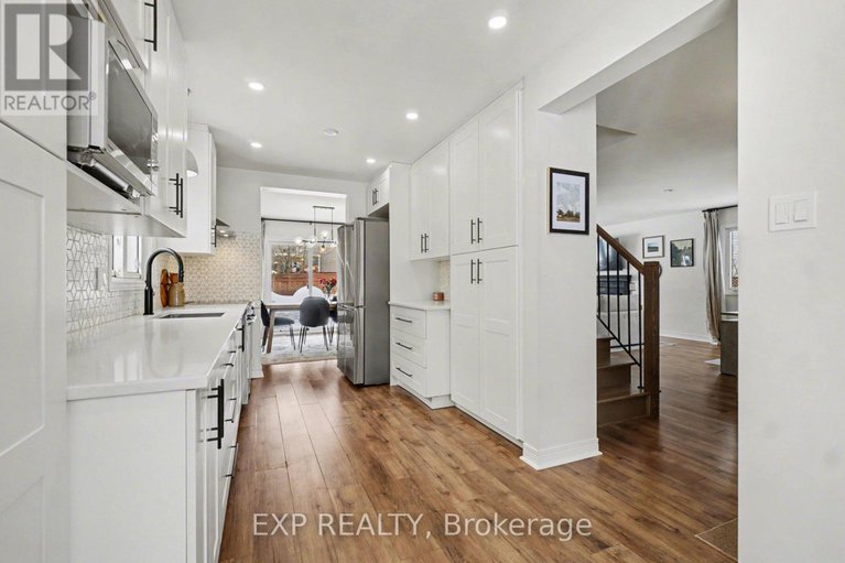 29399476/710-princess-louise-drive/fallingbrookridgemount/ottawa/ontario/K4A3G9_14