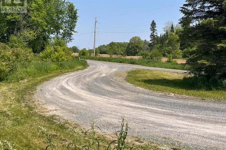 28461205/5296-panmure-road/pakenham/mississippi-mills/ontario/K0A2X0_5