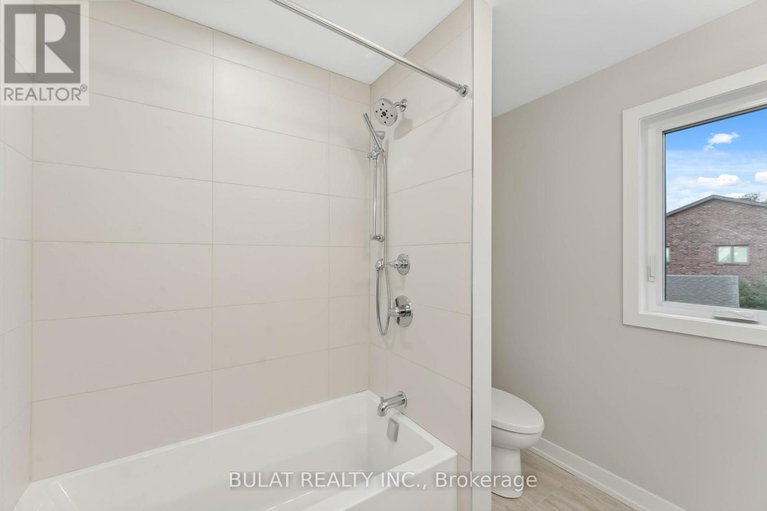 28281771/1357-kitchener-avenue/ellwood/ottawa/ontario/K1V6W1_17