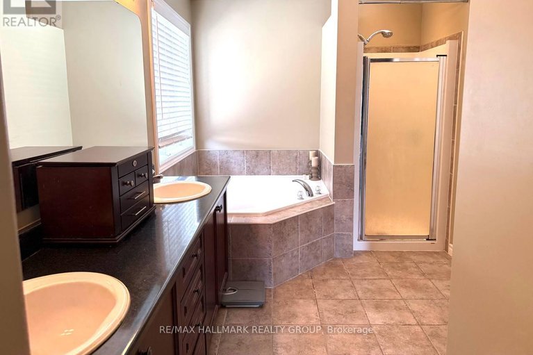 29618648/9-blackshire-circle/stonebridge/ottawa/ontario/K2J5L8_16