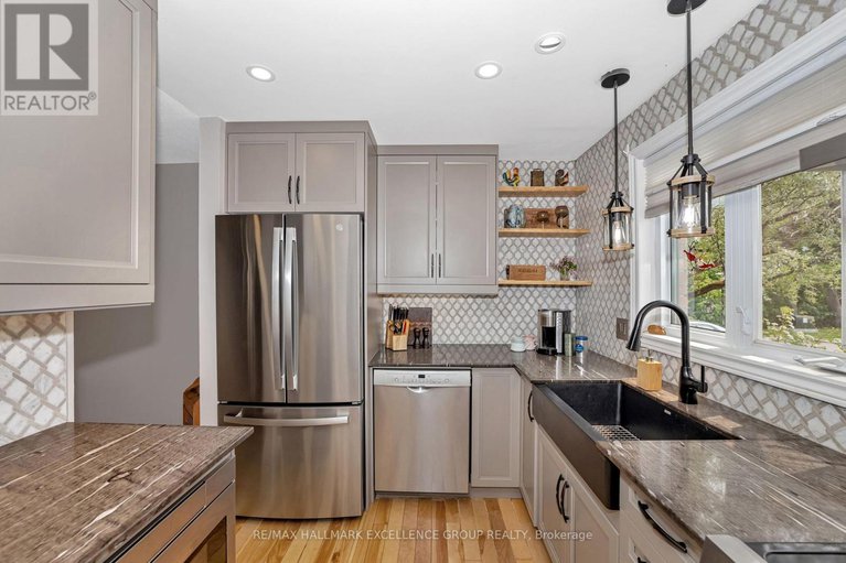 28418354/92-1643-du-sommet-place/chateauneuf/ottawa/ontario/K1C4Z9_16