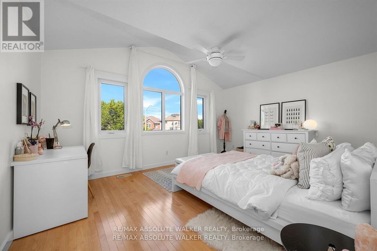 28644323/107-joshua-street/mer-bleuebradley-estatesanderson-park/ottawa/ontario/K1W0A2_22